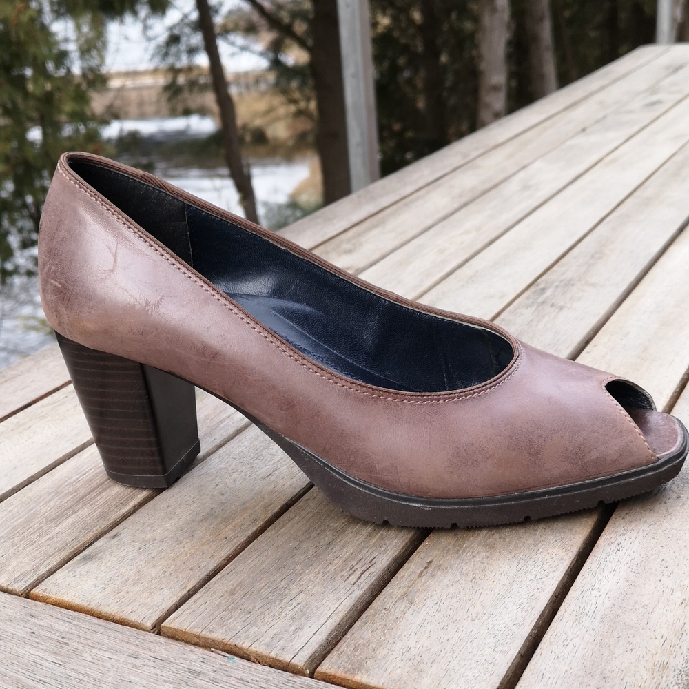 Ara peep toe leather pumps